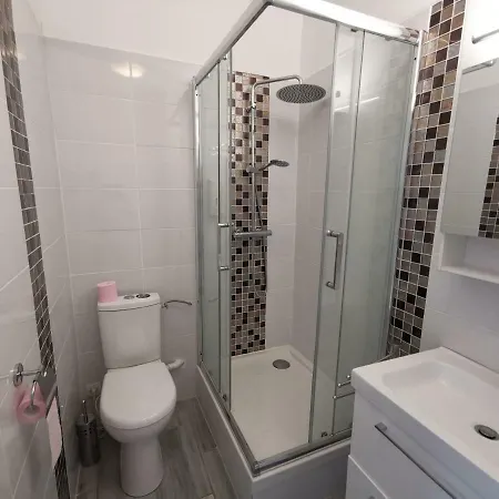 לינה וארוחת בוקר Hotes'octon 3*